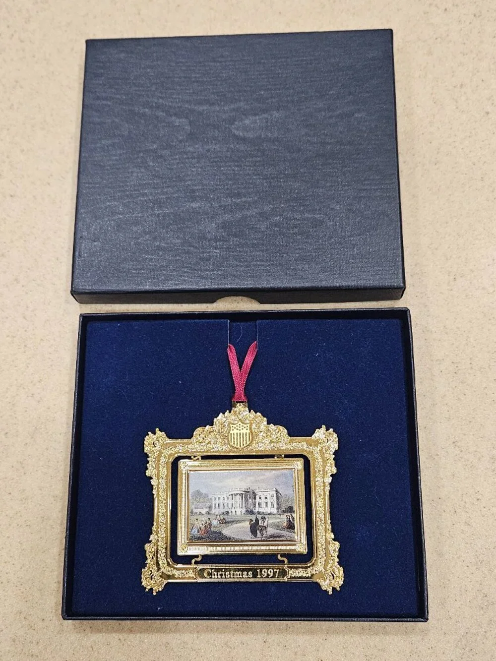 1997 THE WHITE HOUSE HISTORICAL ASSOCIATION CHRISTMAS HOLIDAY ANNUAL ORNAMENT